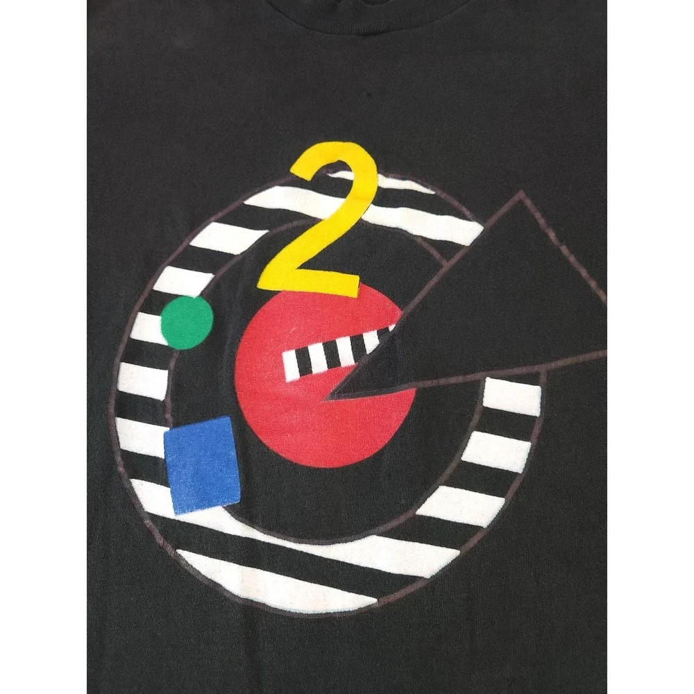 Vintage Single Stitch Geometric Graphic T-shirt‎ Tupac? rapper Design Size SMALL